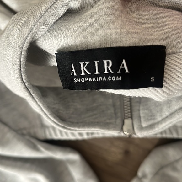 Akira crop sweatshirt - Picture 3 of 4